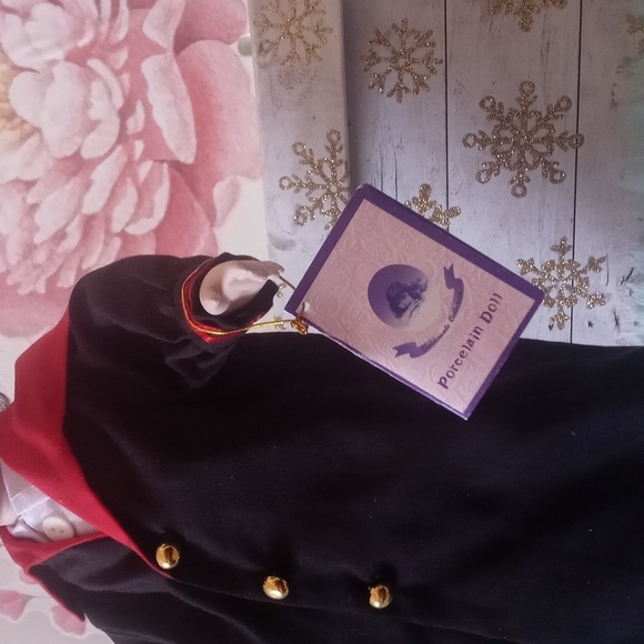 Porcelain doll graduated doll new - Picture 8 of 12